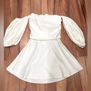 Puff sleeve white Zara mini dress size L